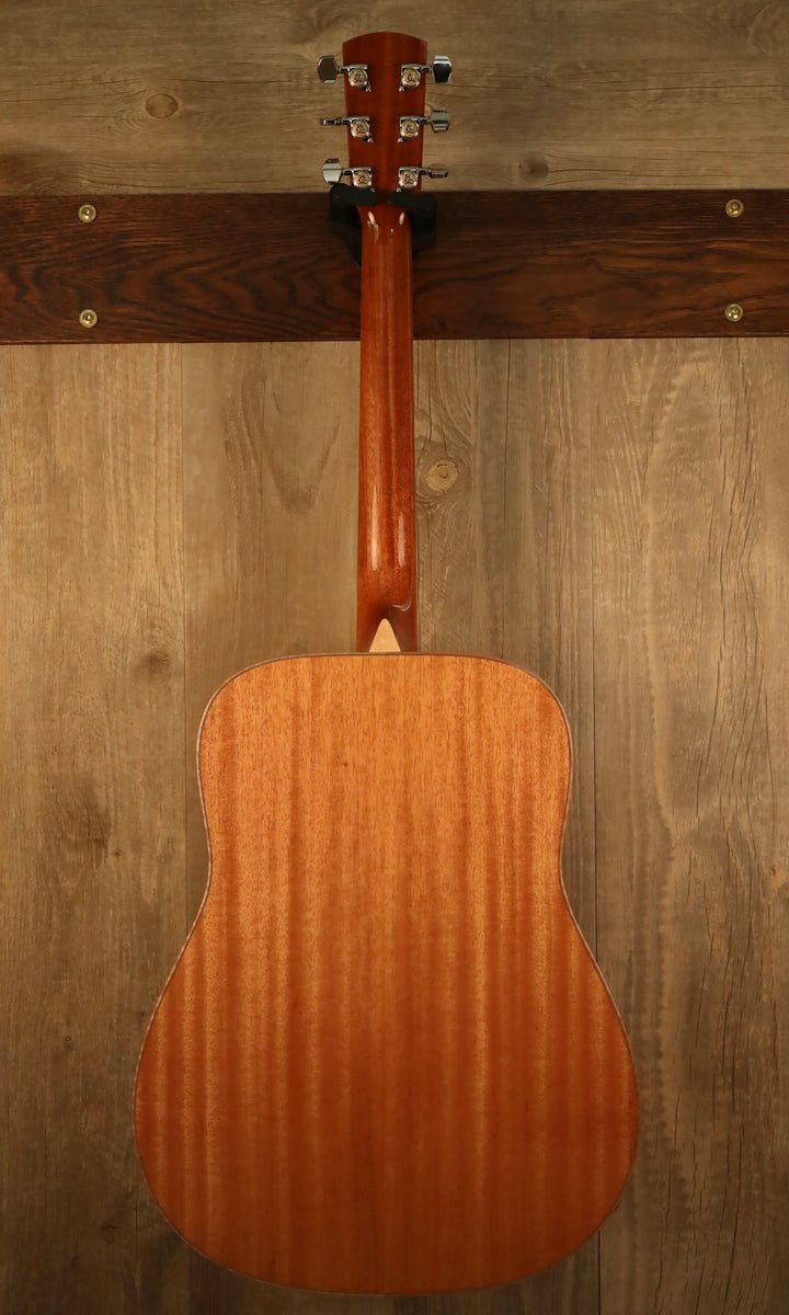 Larrivee D-05 Sitka/Mahogany (New)