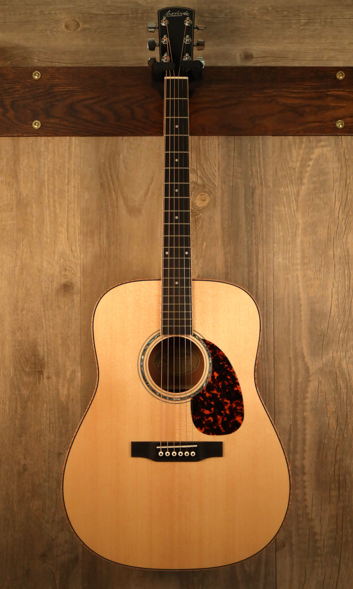 Larrivee D-05 Sitka/Mahogany (New)