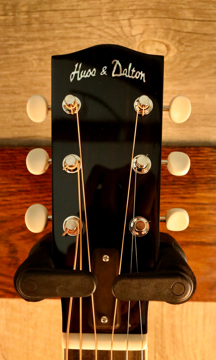 Huss and Dalton Crossroads Deluxe - Sitka Spruce/Curly Maple (NEW)