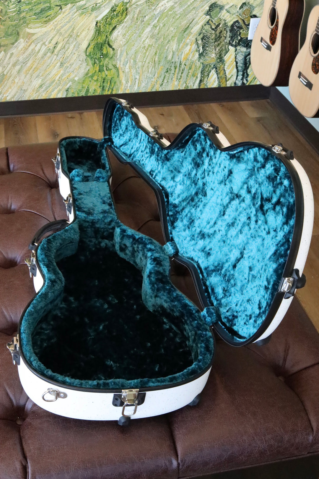 Calton Case - 00 12 Fret White Granite/Aqua Interior