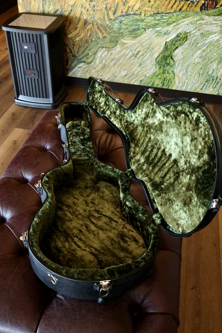 Calton Case - J-45 style, Granite Black/Green Interior