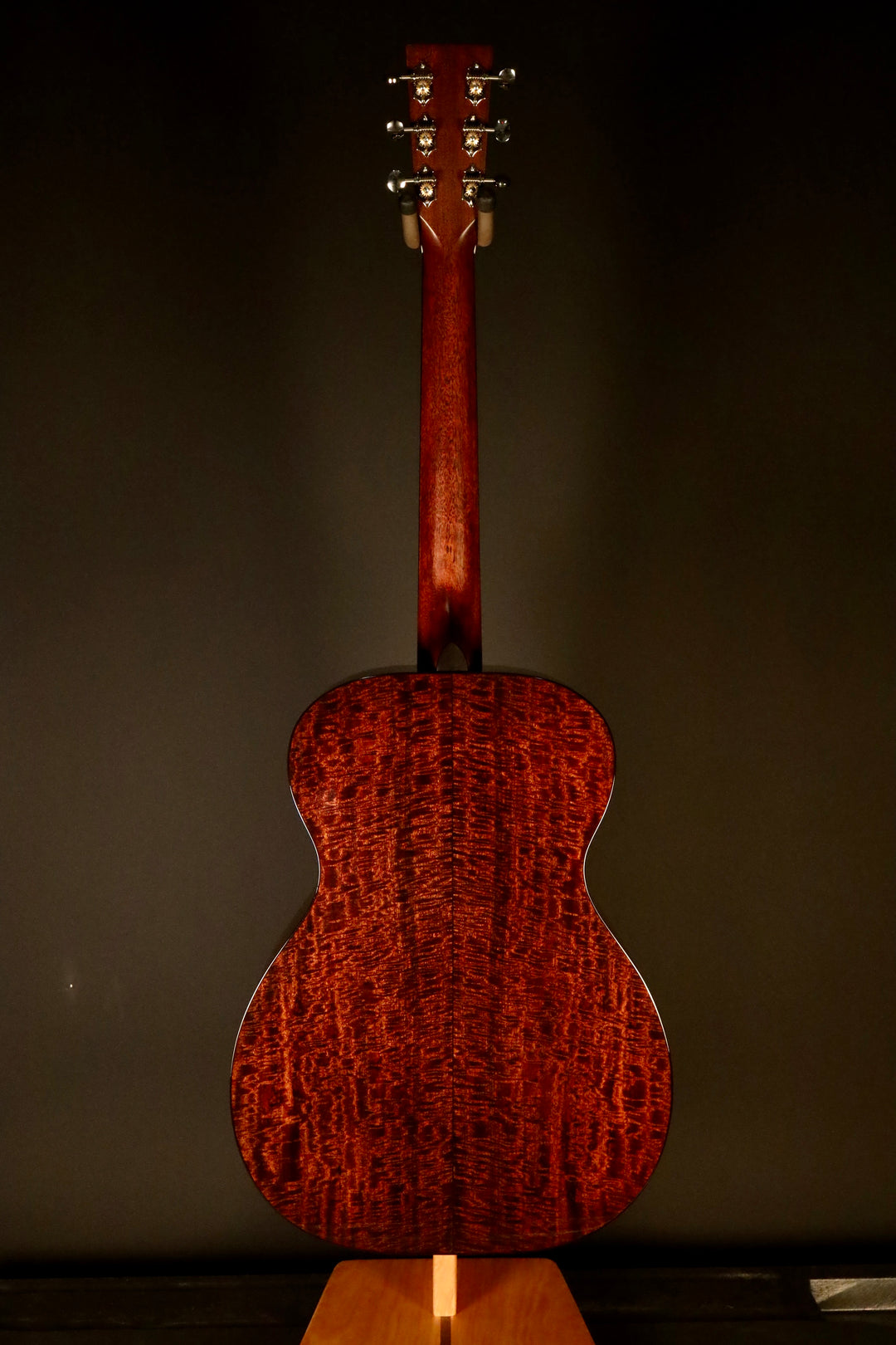 Huss and Dalton T-0014 Custom - Sitka Spruce/Beeswing Mahogany (NEW)