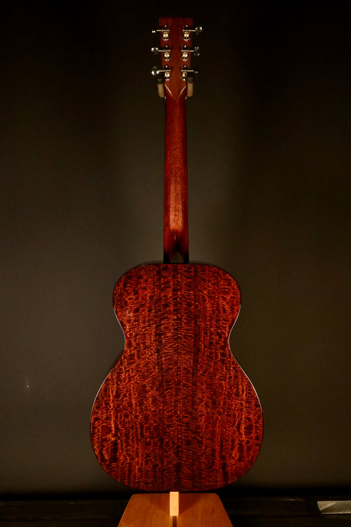 Huss and Dalton T-0014 Custom - Sitka Spruce/Beeswing Mahogany (NEW)